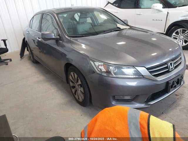 2014 1HGCR2F8XEA150180 main image