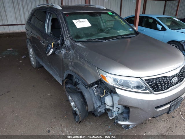 2015 KIA SORENTO LX V6 VIN: 5XYKTDA76FG605372
