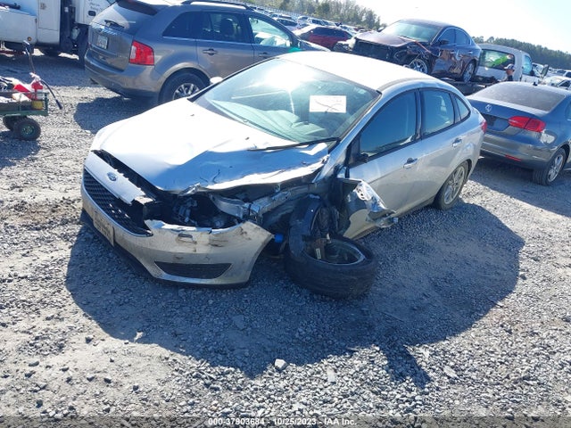 Ford FOCUS SE 2017 1FADP3F26HL228172 Image 2