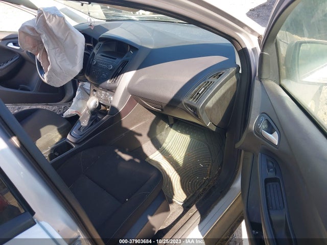 Ford FOCUS SE 2017 1FADP3F26HL228172 Image 5