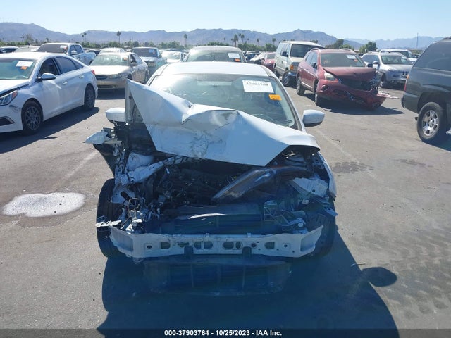 Ford FOCUS SE 2018 1FADP3K22JL329298 Image 12