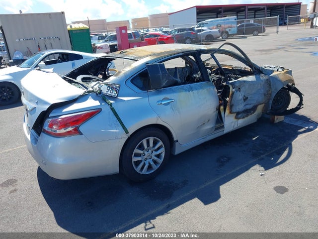 Nissan Altima 2.5 S 2014 1N4AL3AP5EN338941 Image 4