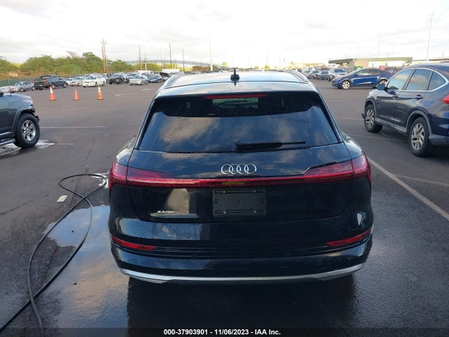 WA1VAAGE0KB010555 Audi E-tron Premium Plus