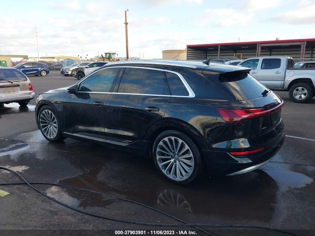 WA1VAAGE0KB010555 Audi E-tron Premium Plus