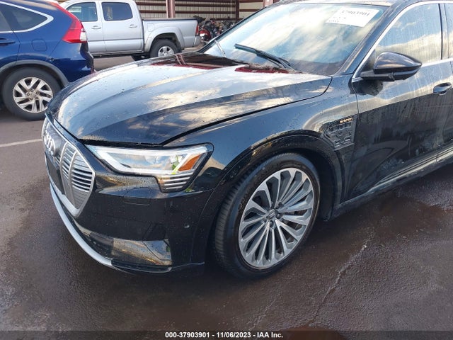 WA1VAAGE0KB010555 Audi E-tron Premium Plus