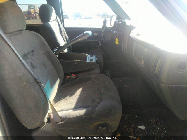2001 CHEVROLET SILVERADO 1500 LS VIN: 2GCEC19V211296646