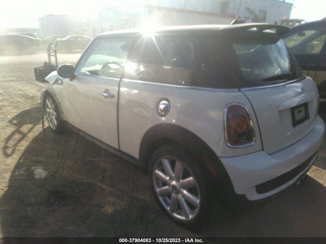 2008 MINI COOPER S WMWMF735X8TV35246 Photo 2