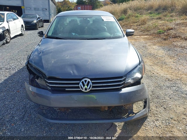 1VWAT7A36FC044831 Volkswagen Passat 1.8t Wolfsburg Ed