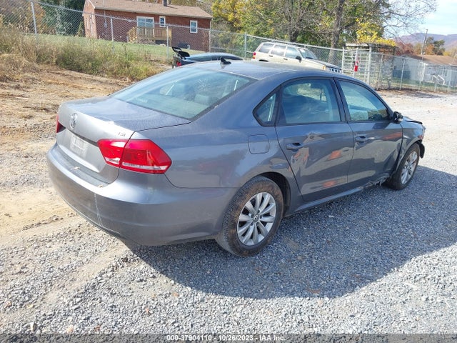 1VWAT7A36FC044831 Volkswagen Passat 1.8t Wolfsburg Ed