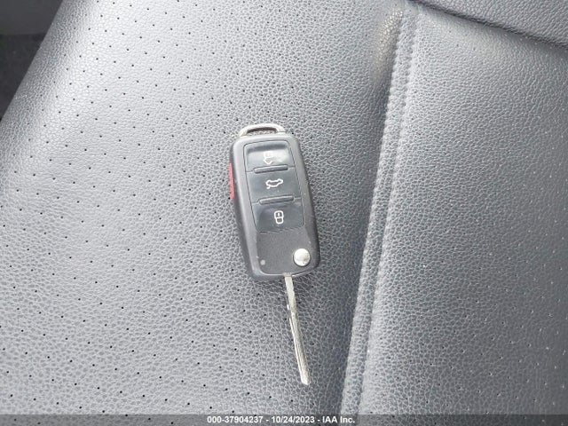 3VWD17AJ9EM239126 Volkswagen Jetta Sedan Se