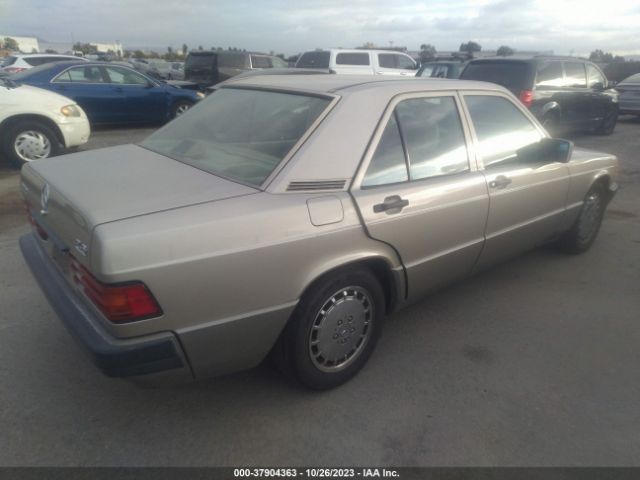 1993 MERCEDES-BENZ 190 WDBDA29D6PG067671 Photo 3