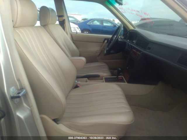 1993 MERCEDES-BENZ 190 WDBDA29D6PG067671 Photo 4