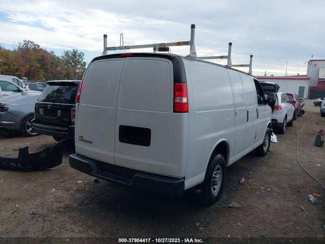 Chevrolet Express 2500 Work Van 2017 1GCWGAFF2H1341316 Image 4