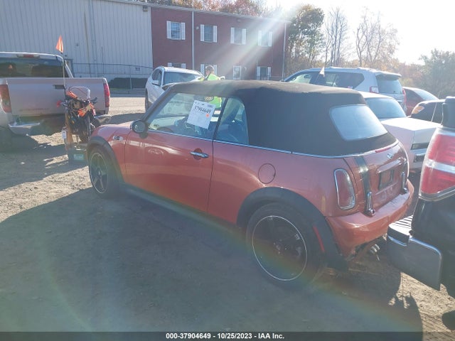 2006 MINI COOPER S WMWRH33566TJ42351 Photo 2