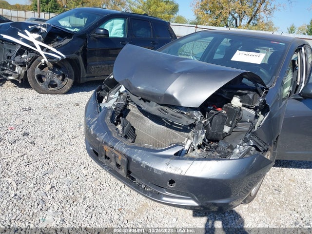 2013 HONDA FIT VIN: JHMGE8H39DC075876
