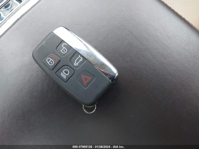 2011 JAGUAR XJ SAJXA2GE3BMV14933 Photo 10