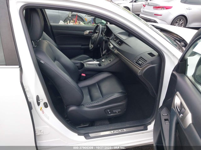 JTHKD5BH3F2232519 Lexus Ct 200h Hybrid
