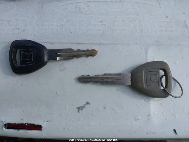 2000 HONDA ACCORD SDN EX W/LEATHER VIN: 1HGCG1652YA053159