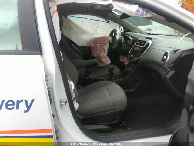 Chevrolet SONIC LT 2019 1G1JG6SB0K4127241 Image 5
