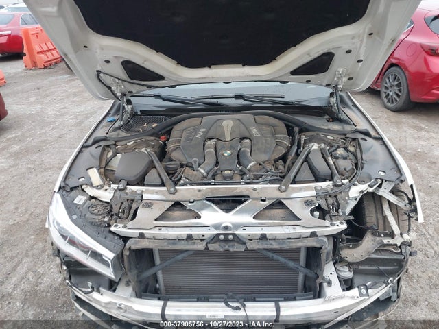 WBA7F0C5XJGM23095 BMW 750i