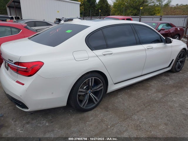 WBA7F0C5XJGM23095 BMW 750i