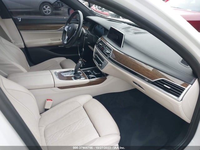 WBA7F0C5XJGM23095 BMW 750i