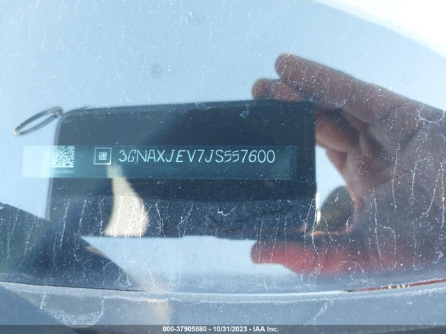 Chevrolet EQUINOX LT 2018 3GNAXJEV7JS557600 Image 9