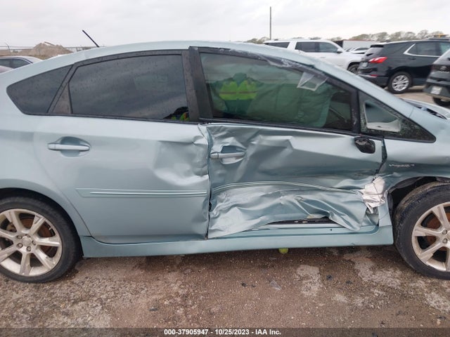 Toyota Prius Two 2014 JTDKN3DU1E1804947 Image 13