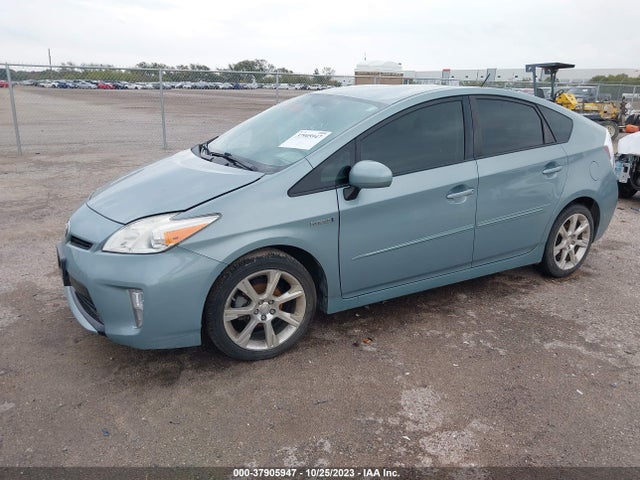 Toyota Prius Two 2014 JTDKN3DU1E1804947 Image 2