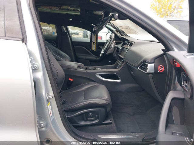2017 JAGUAR F-PACE SADCL2BV6HA064384 Photo 4
