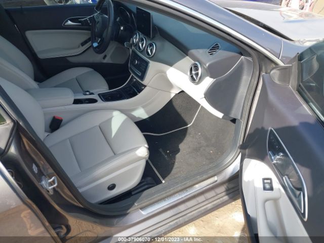 2017 MERCEDES-BENZ CLA 250 WDDSJ4EBXHN403091 Photo 4