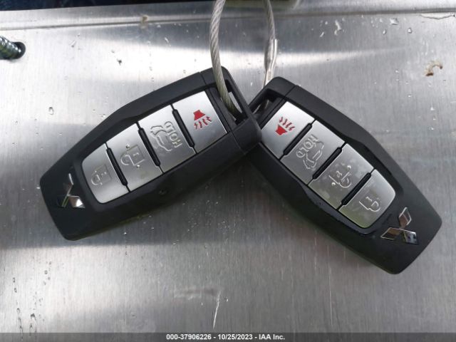 JA4J3UA89PZ052105 Mitsubishi Outlander Se