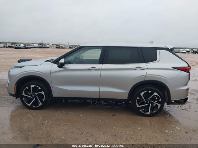 JA4J3UA89PZ052105 Mitsubishi Outlander Se