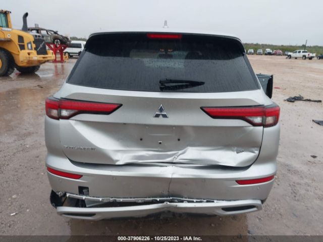 JA4J3UA89PZ052105 Mitsubishi Outlander Se