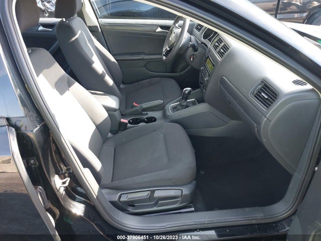 3VW2K7AJ0FM331070 Volkswagen Jetta Sedan 2.0l S