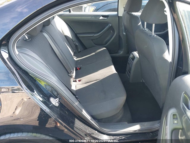 3VW2K7AJ0FM331070 Volkswagen Jetta Sedan 2.0l S