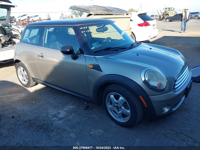 2010 MINI COOPER HARDTOP WMWMF3C57ATZ23792 Photo 0