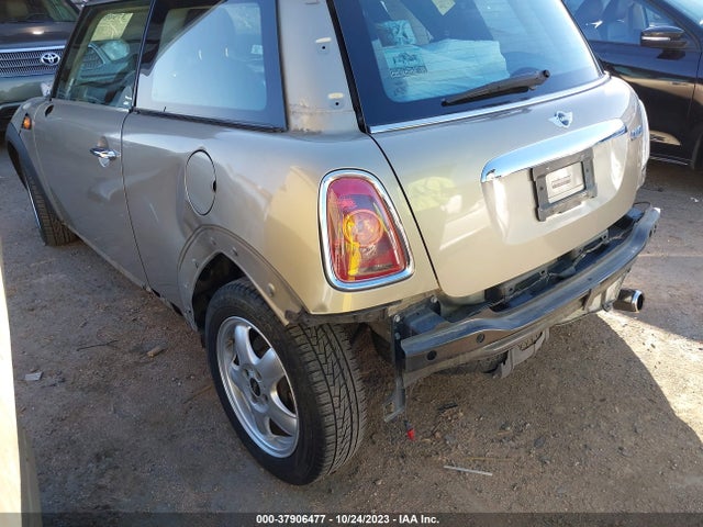 2010 MINI COOPER HARDTOP WMWMF3C57ATZ23792 Photo 5