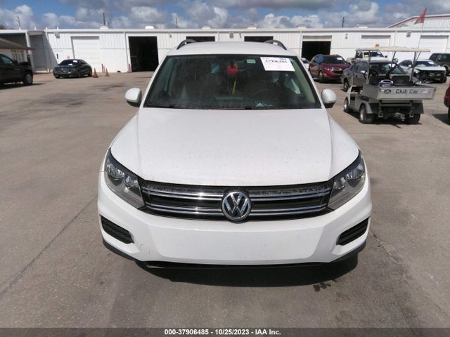 WVGAV7AX4FW545078 Volkswagen TIGUAN SE