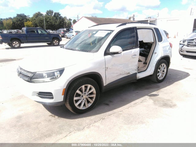 WVGAV7AX4FW545078 Volkswagen TIGUAN SE