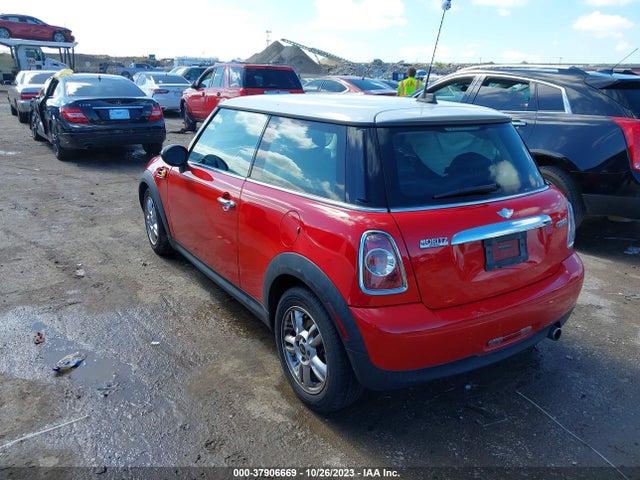 2011 MINI COOPER WMWSU3C5XBT096871 Photo 2