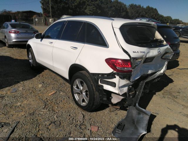 2018 MERCEDES-BENZ GLC 300 WDC0G4KB7JV057408 Photo 2
