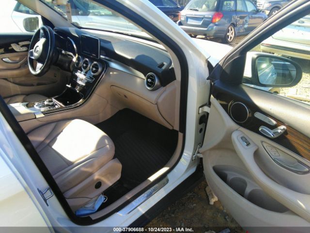 2018 MERCEDES-BENZ GLC 300 WDC0G4KB7JV057408 Photo 4