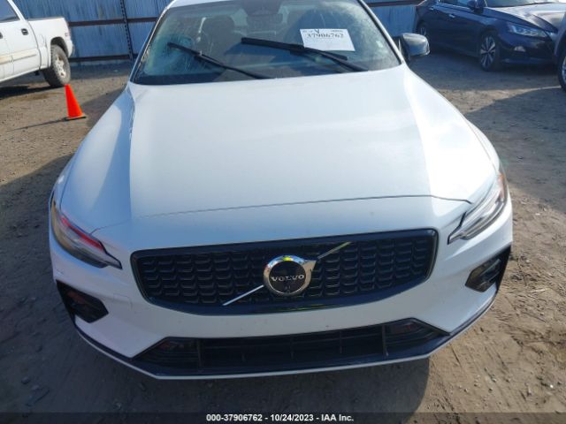 7JRL12TLXRG281189 Volvo S60 Plus Dark Theme