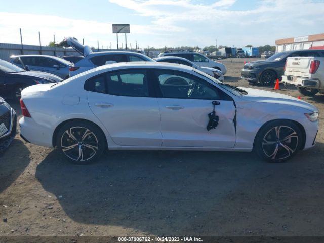 7JRL12TLXRG281189 Volvo S60 Plus Dark Theme