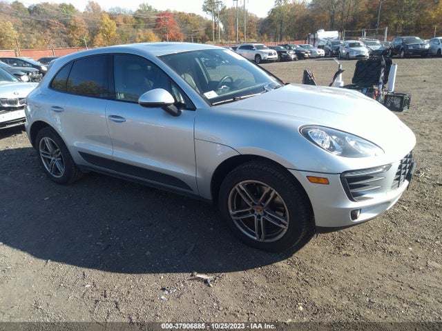 2017 PORSCHE MACAN WP1AA2A58HLB06034 Photo 0