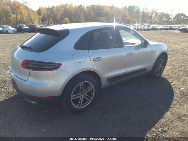 2017 PORSCHE MACAN WP1AA2A58HLB06034 Photo 3