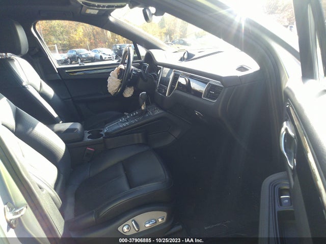 2017 PORSCHE MACAN WP1AA2A58HLB06034 Photo 4