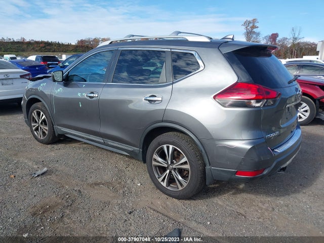 2017 NISSAN ROGUE SL VIN: 5N1AT2MV7HC827917
