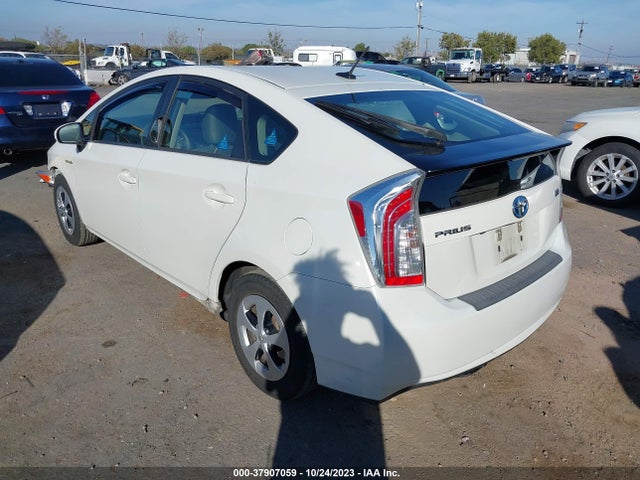 Toyota Prius Four 2015 JTDKN3DU6F1914376 Image 3